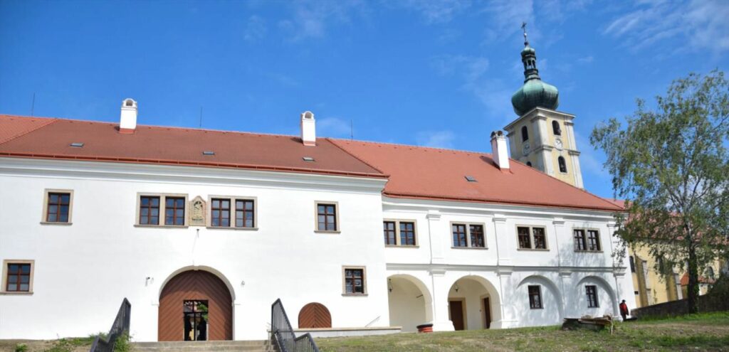 SLÁVNOSTNÉ OTVORENIE 3. ROČNÍKA PUTOVNEJ VÝSTAVY